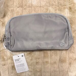 lululemon athletica Light Gray Crossbody/Everywhere Belt Bag